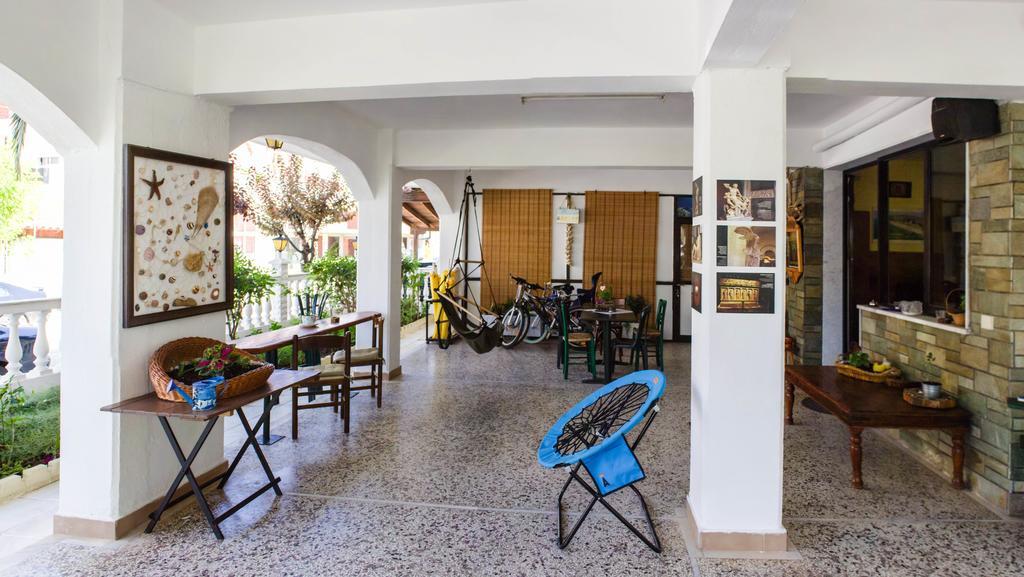 Dionisos Palms Apartments パラリア・ディオニショウ エクステリア 写真