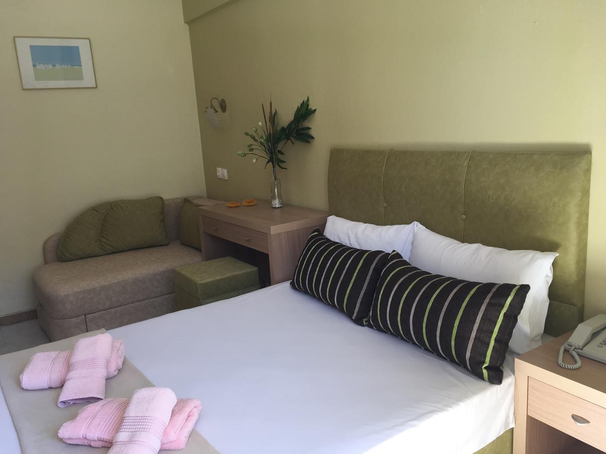 Dionisos Palms Apartments パラリア・ディオニショウ エクステリア 写真